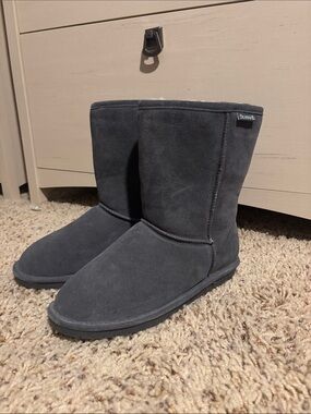BearPaw Short Suede Boots - Charcoal